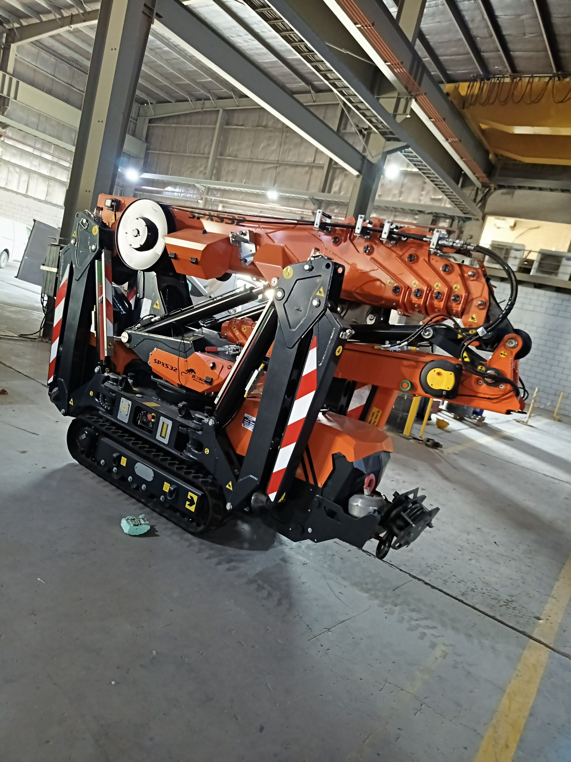 سيزر لفت ومان لفت وكرينات ورافعات شوكيه للاجار الي