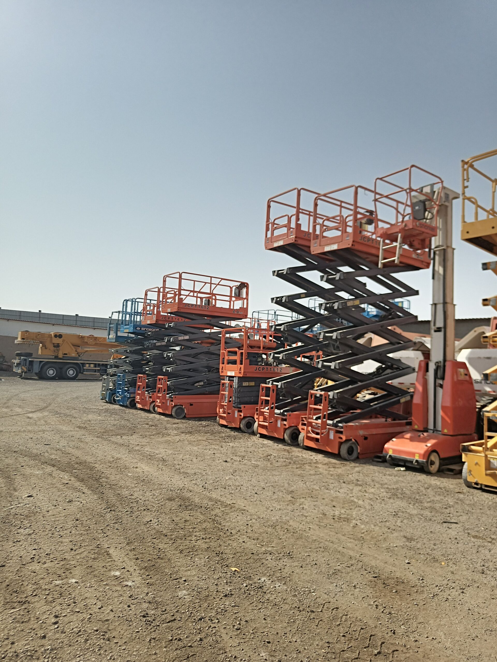 سيزر لفت للايجار اليومي والشهري ورافعات شوكيه للاي