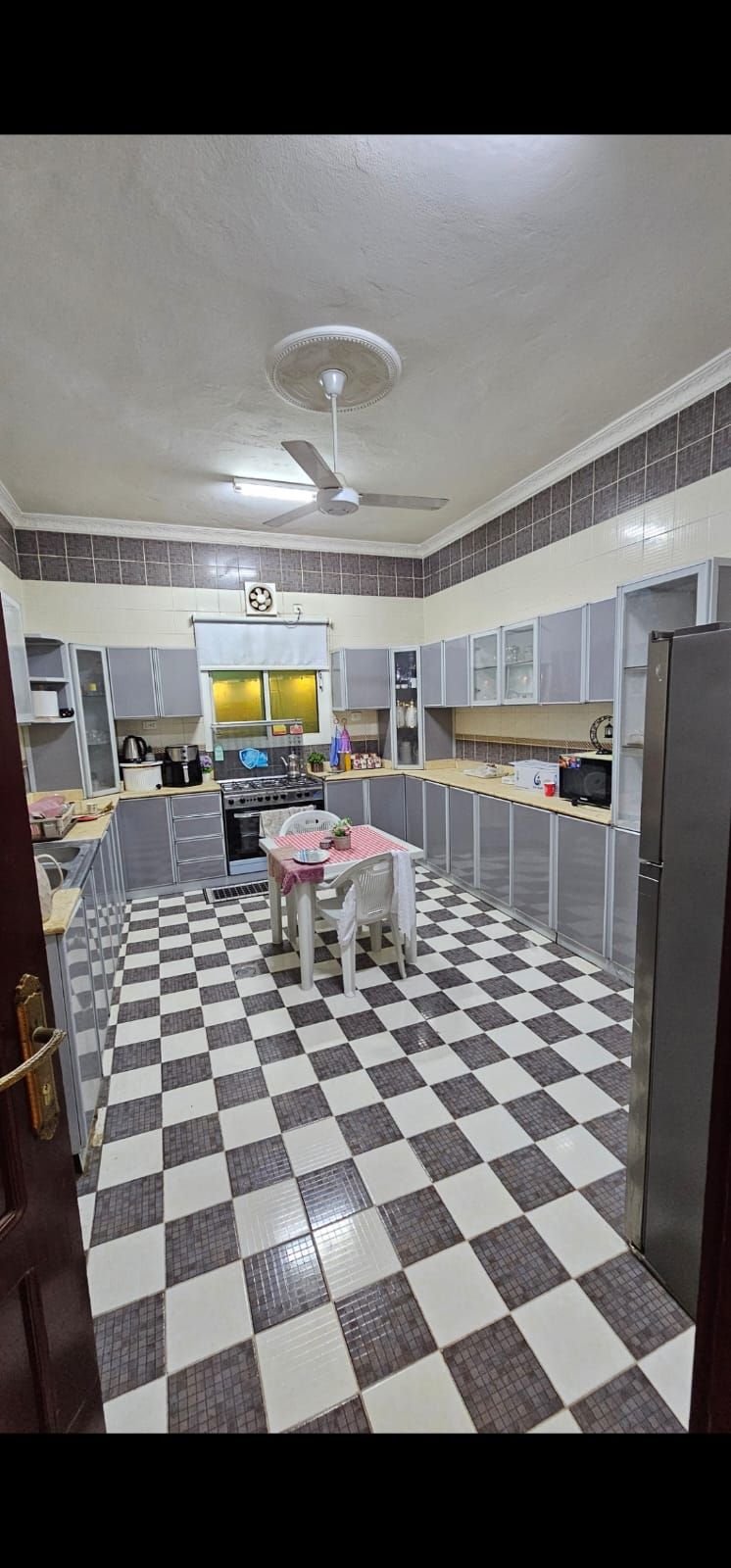 حي الراقي خلف سبرماركت مخازن