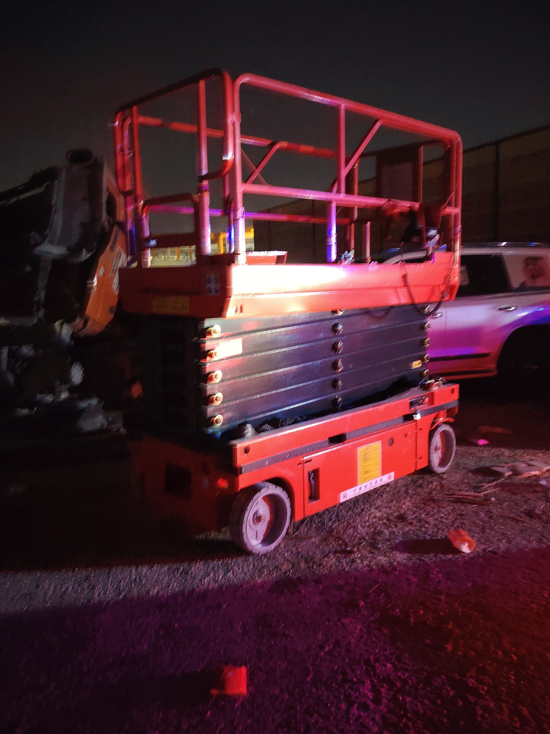 سيزرلفت مان لفت رافعات عمال رافعات مقصيه للإيجار