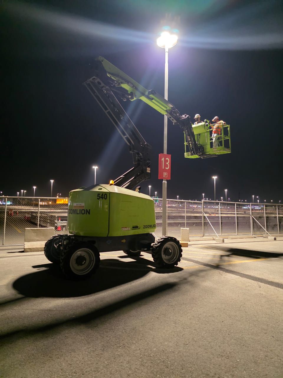 مان لفت للايجار اليومي والشهري وسيزرات لفت للايجار