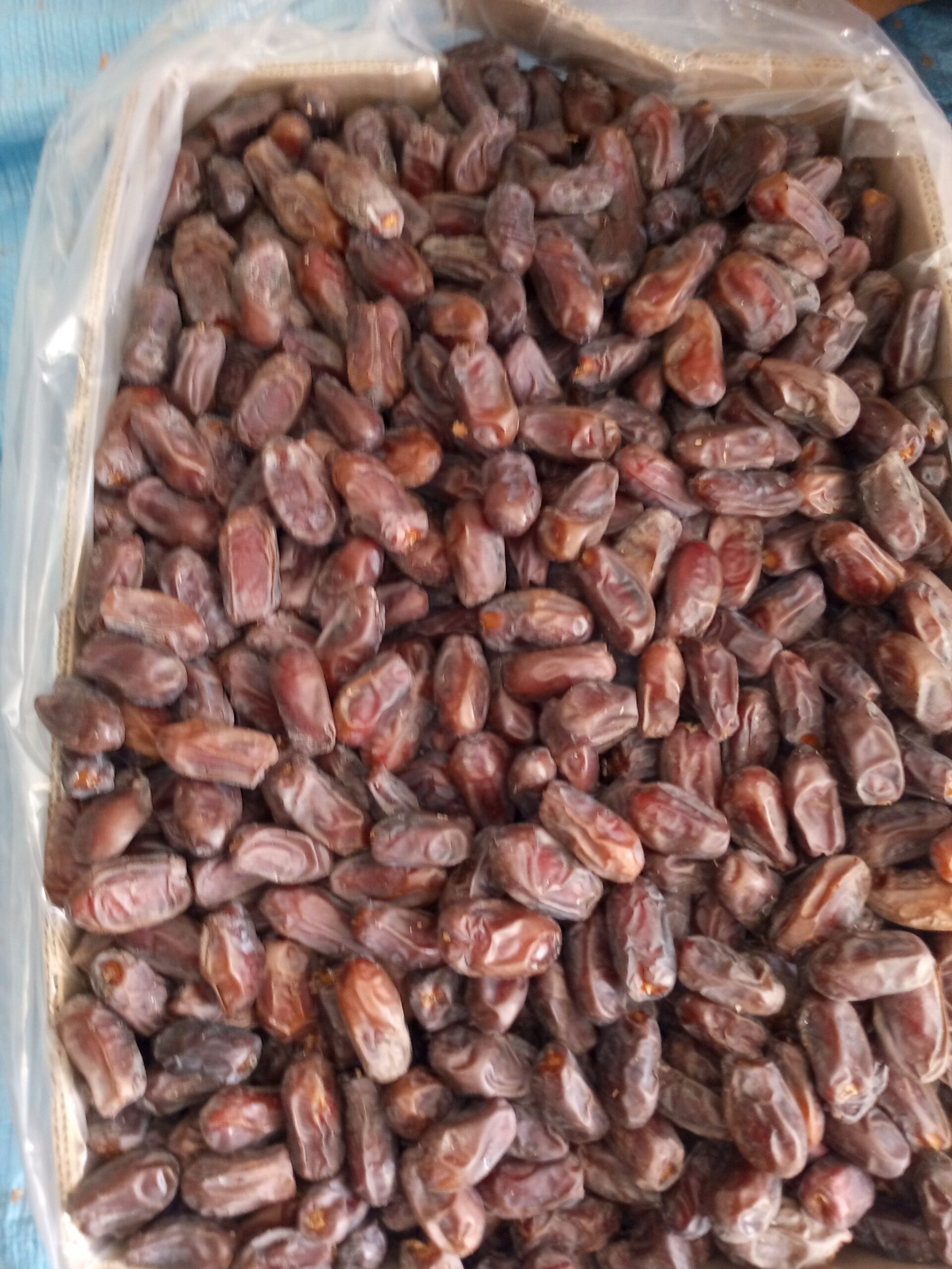 متوفر لدينا خضري 100طن خام