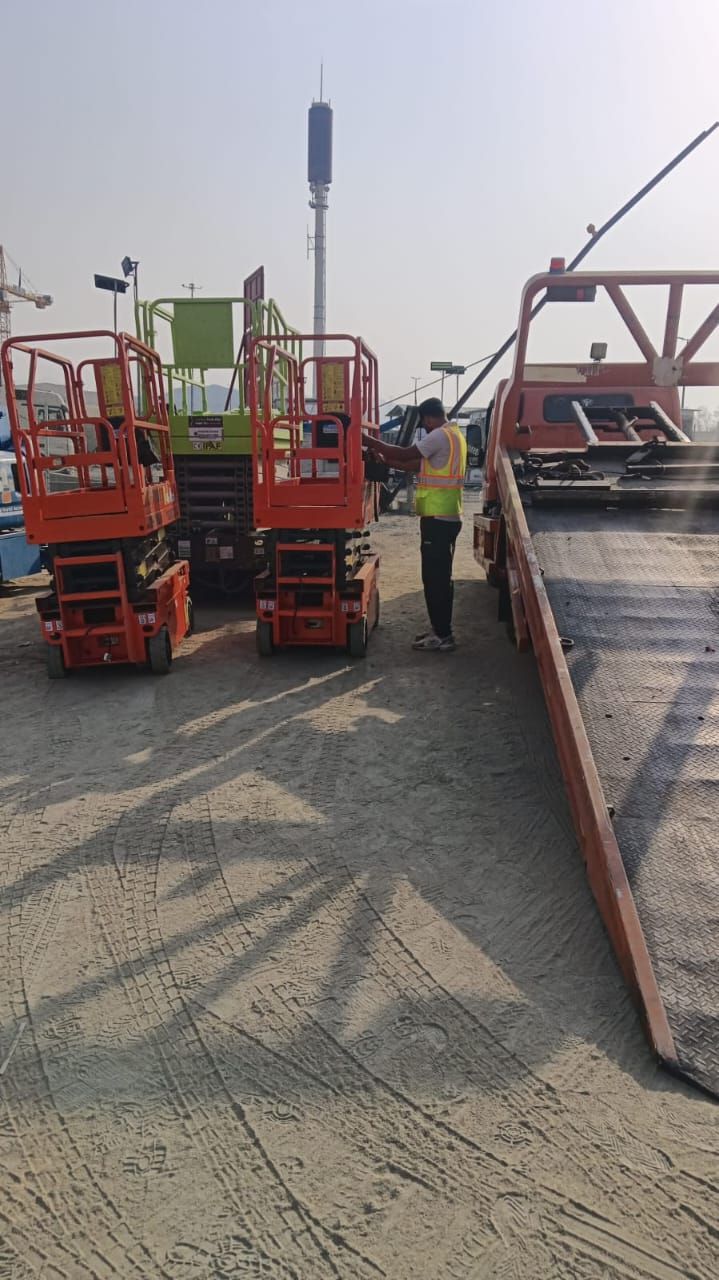 سيزرلفت للايجار مانلفت للايجار رافعة عمال للايجار