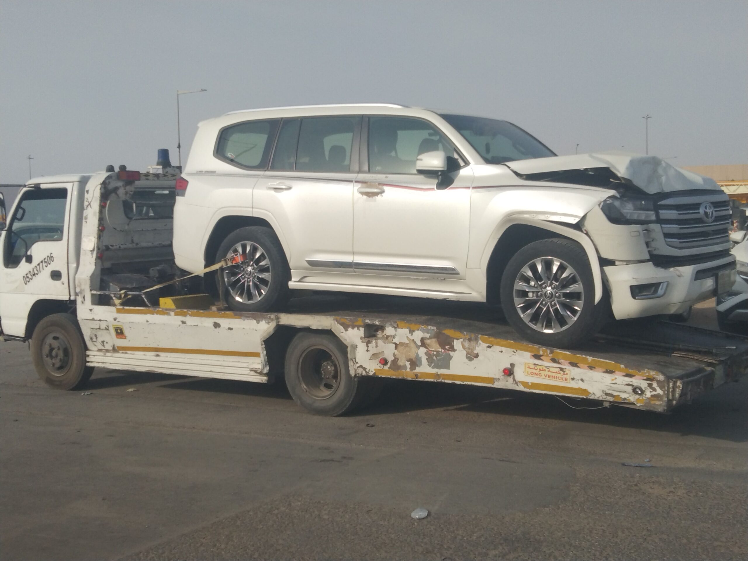 سطحة جنوب الرياض لنقل جميع انواع السيارات