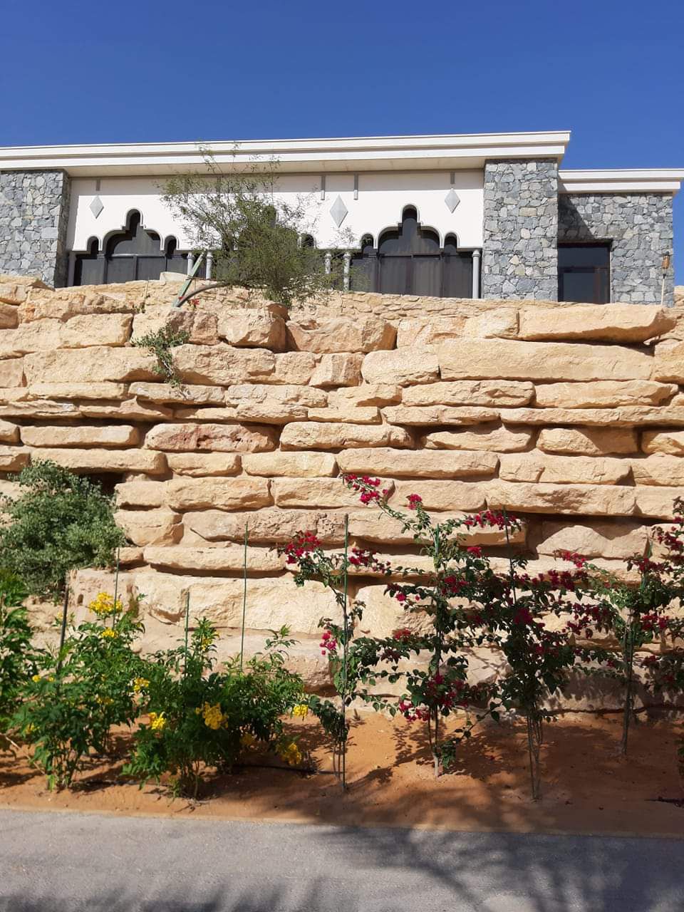 حجرمعلم حجر تركيب حجر طبیعی