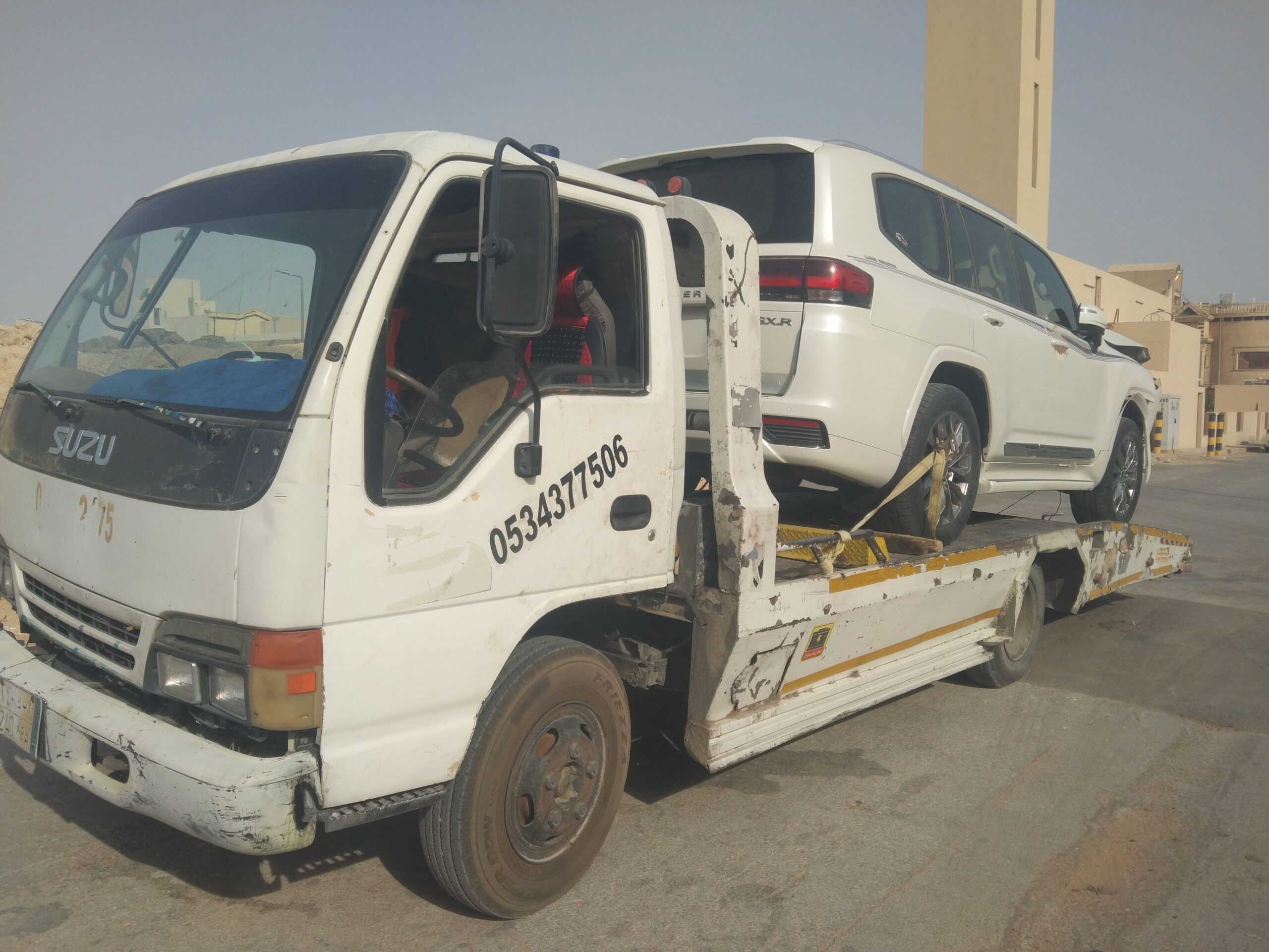 سطحة جنوب الرياض لنقل جميع انواع السيارات