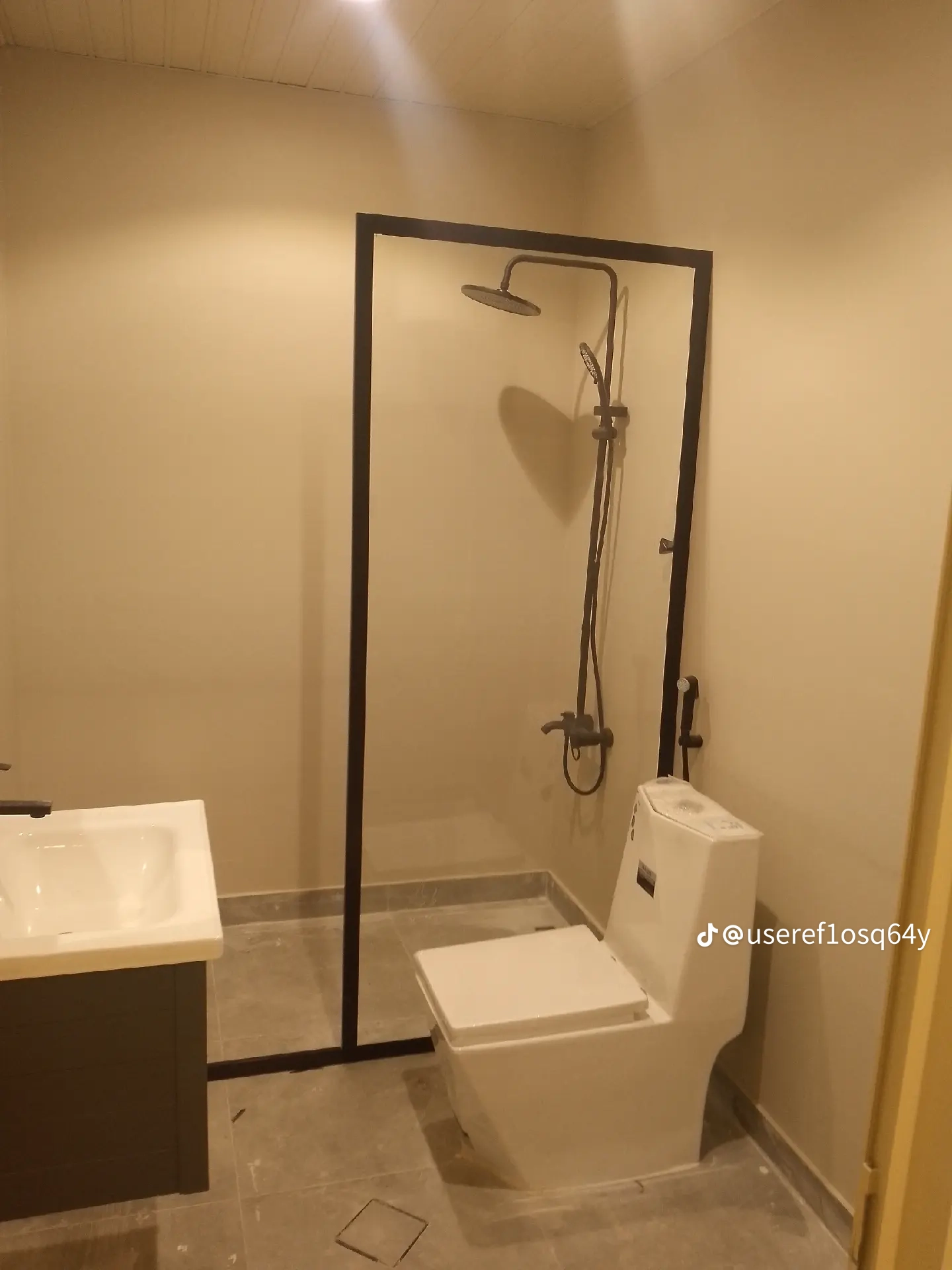 زجاج سكريت صبياء