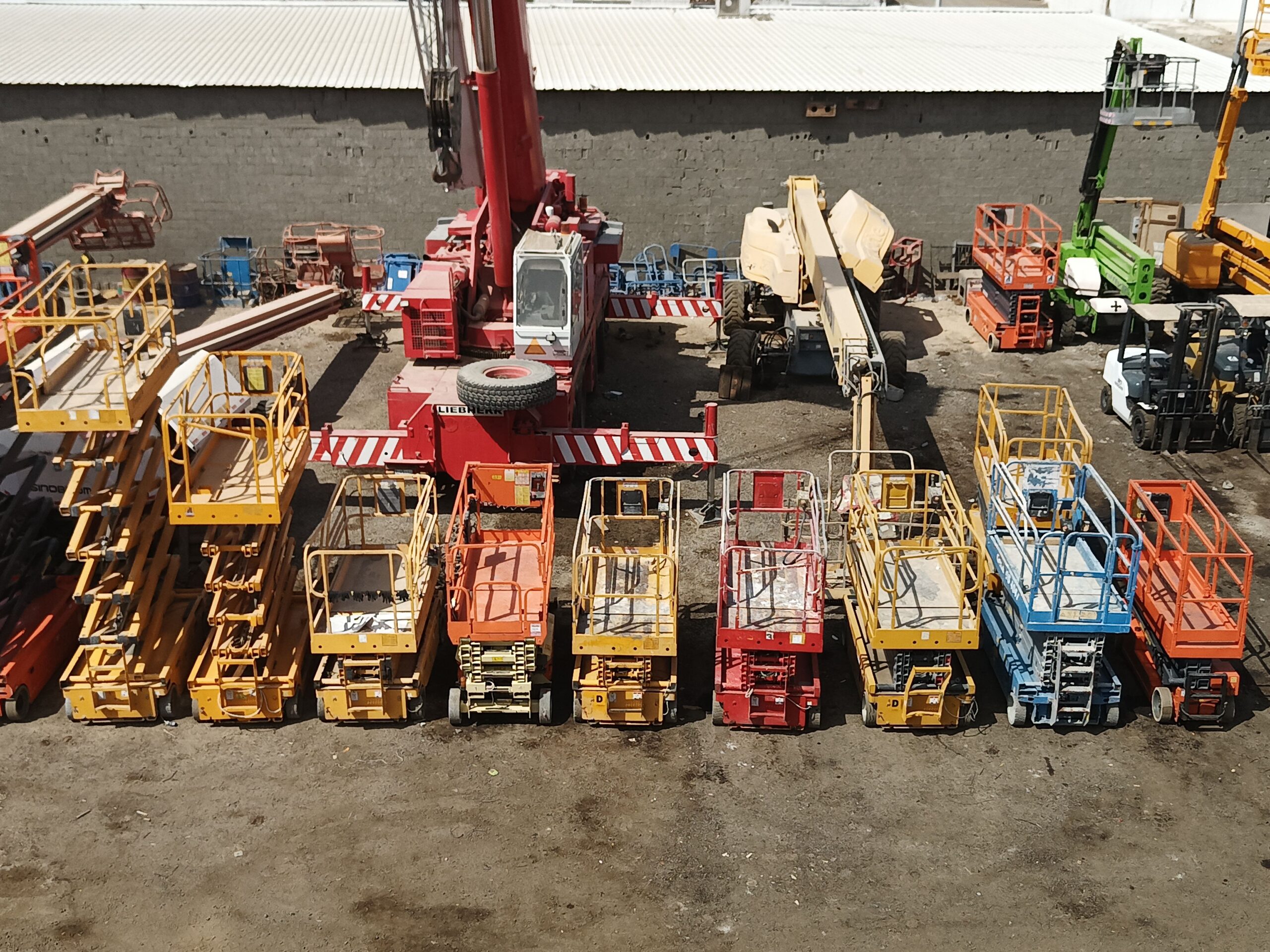 سيزر لفت للايجار اليومي والشهري ورافعات شوكيه كرين