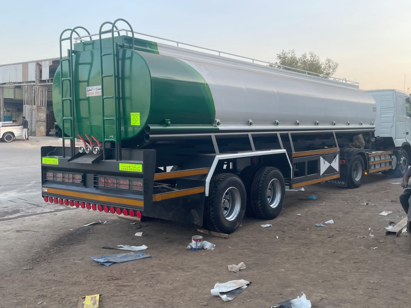 تانكي ماء للبيع جديد حمولة 32طن 30طن 28طن