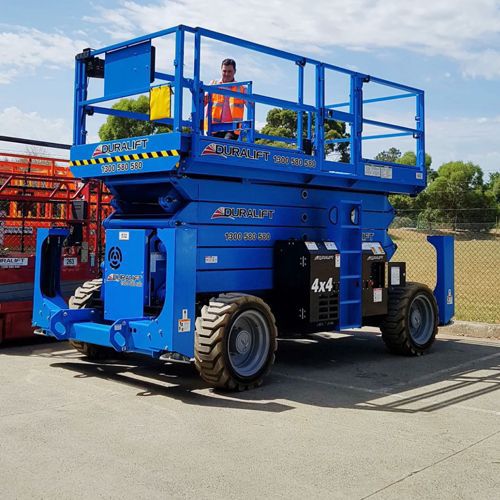 سيزرلفت مانلفت جيسبي فوركلفت بوبكات كرين للايجار