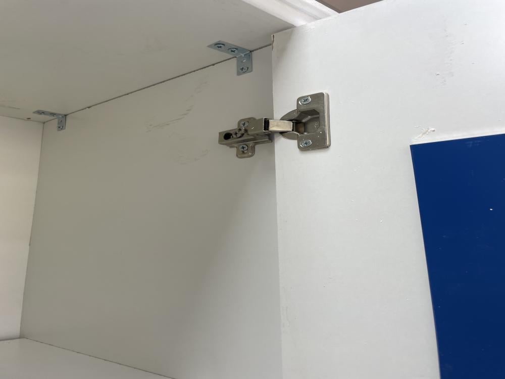 دولاب بابين (درفتين) الصناعة: وطني الخشب مضغوط الم