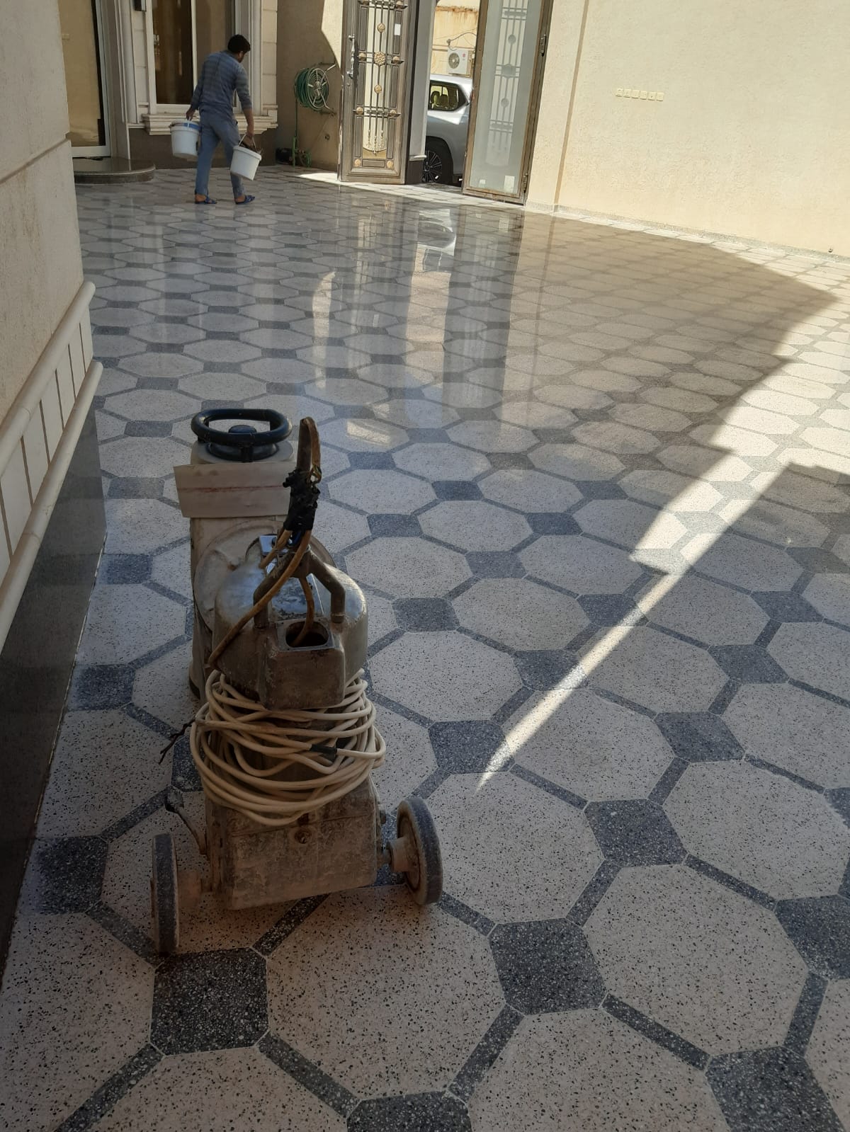 جلي وتلميع الرخام والبلاط – شركة أوان المجال