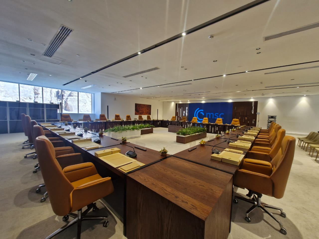 تأجير كنب ملكي كحلي و سكري,مظلات ,مكيفات دولاب