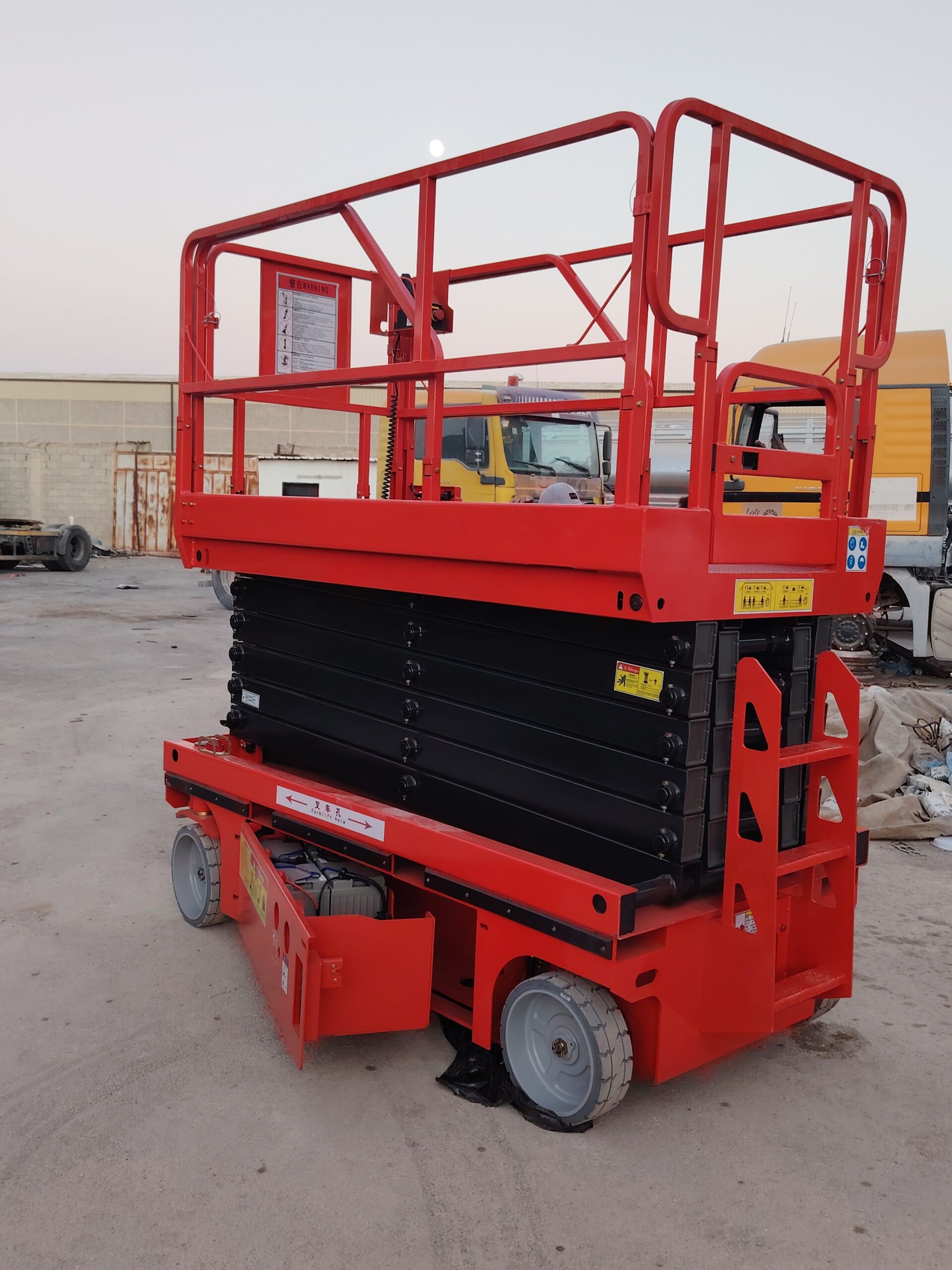 سيزرلفت رافعة مقصيه سقالات كهربائيه للايجار#055955