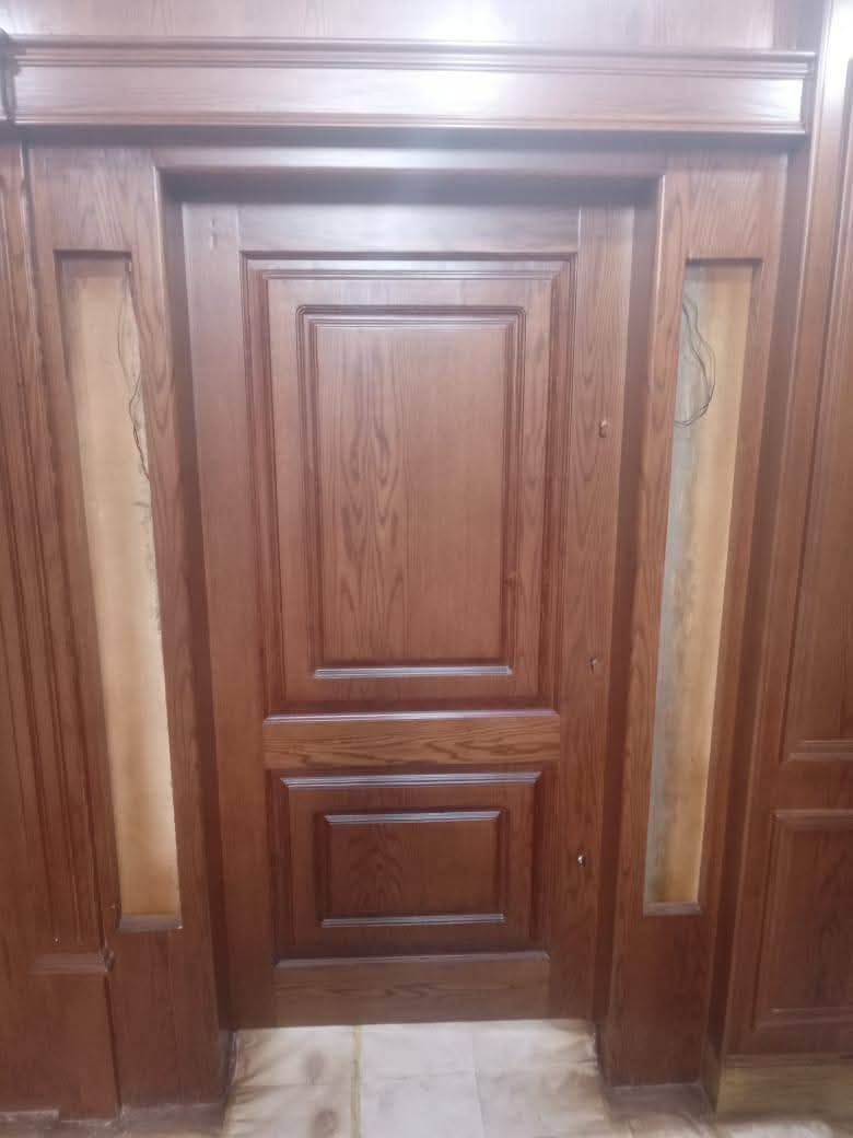 أبو ادهم للدهانات جميع انواع الاخشاب والأبواب والم