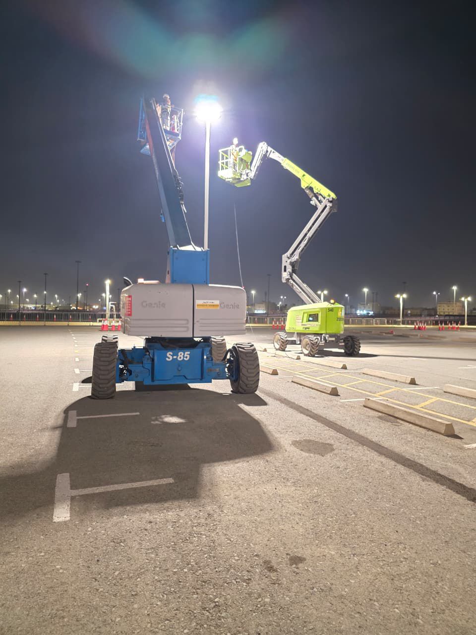 رافعة مقصية كهرباء سقالة ديزل سيزرلفت سيزرلفتات ما