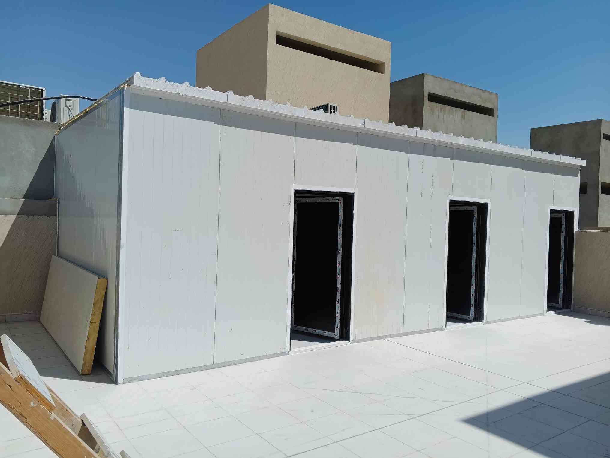 سندوتش بنل بناء غرف ملاحق ساندوتش بانل