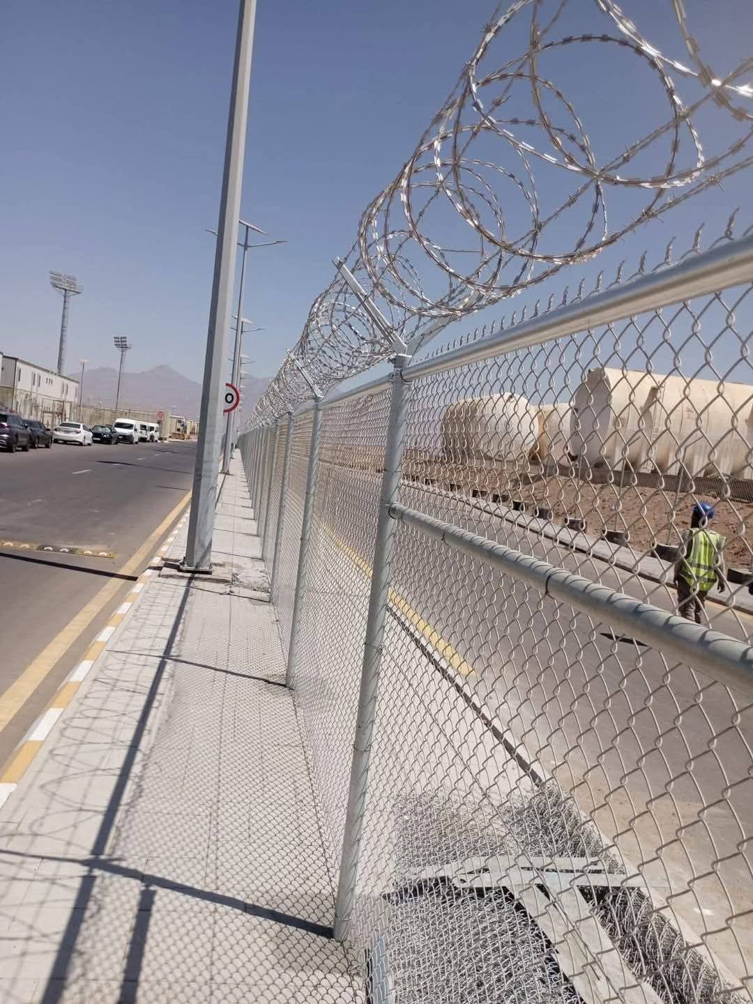 تشبيك مزارع شبك مجلفن اسوار شبوك تسوير اراضي فنس س