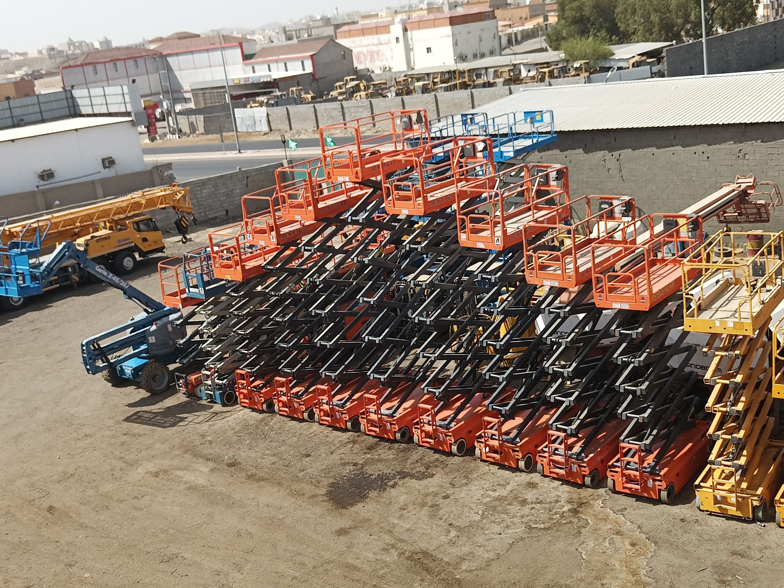 سيزر لفت ومان لفت وكرينات ورافعات شوكيه للاجار الي