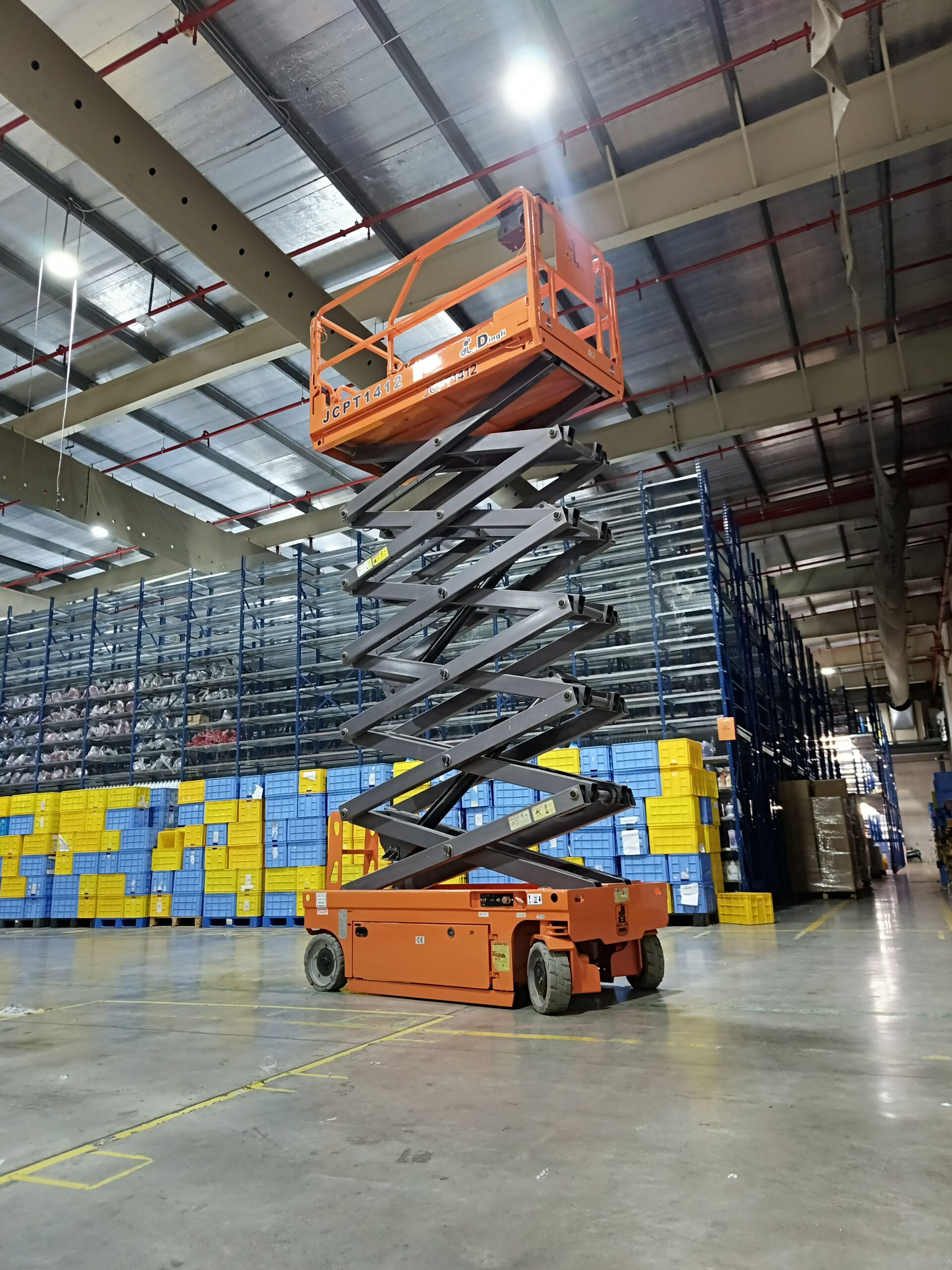 سيزر لفت للايجار اليومي والشهري ورافعات شوكيه للاي