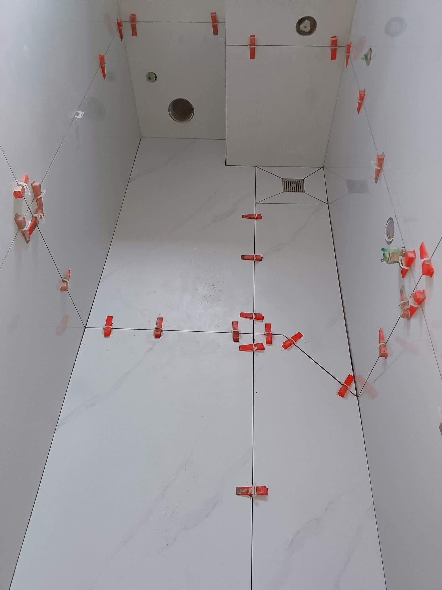 مبلط السيراميك و بورسلين بلاط معلم