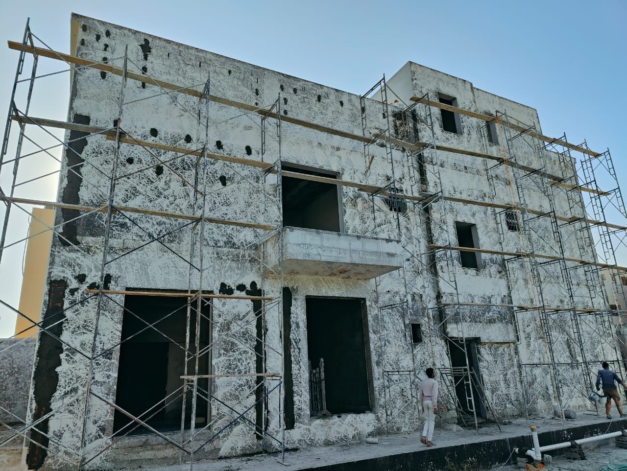 لياسه ملونه بديل الحجر مكونه من اسمنت ابيض وبطحاء