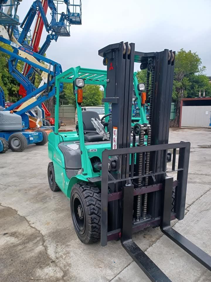 سيزر لفت للايجار مانلفتات للايجار بجميع امتارها وا