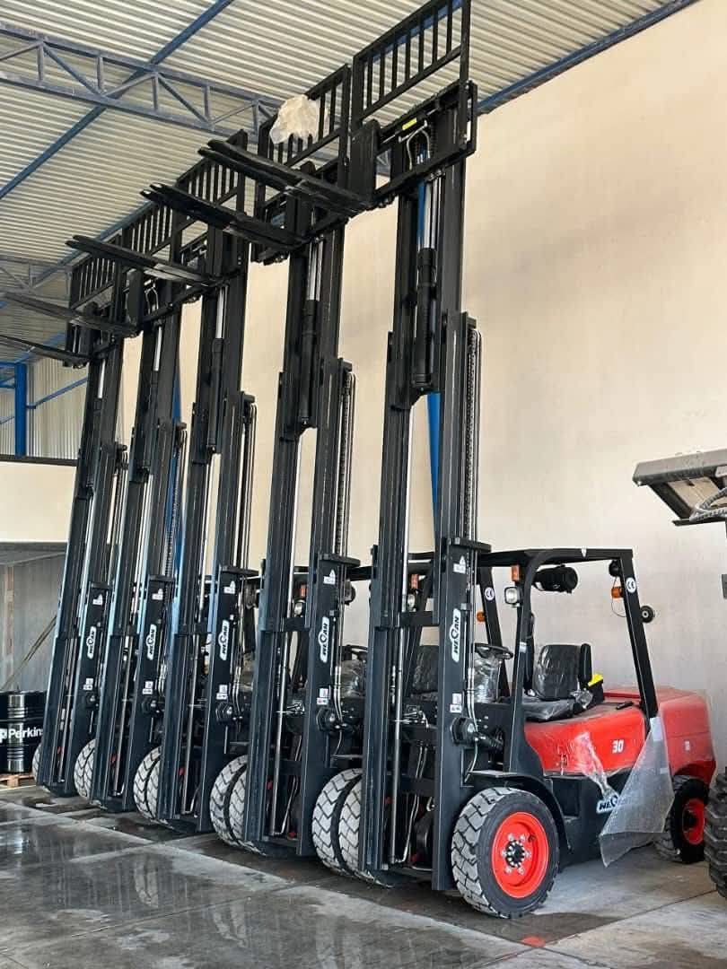 كرين جميع الاحجار للايجار سيزرلفت مانلفت رافعة مقص