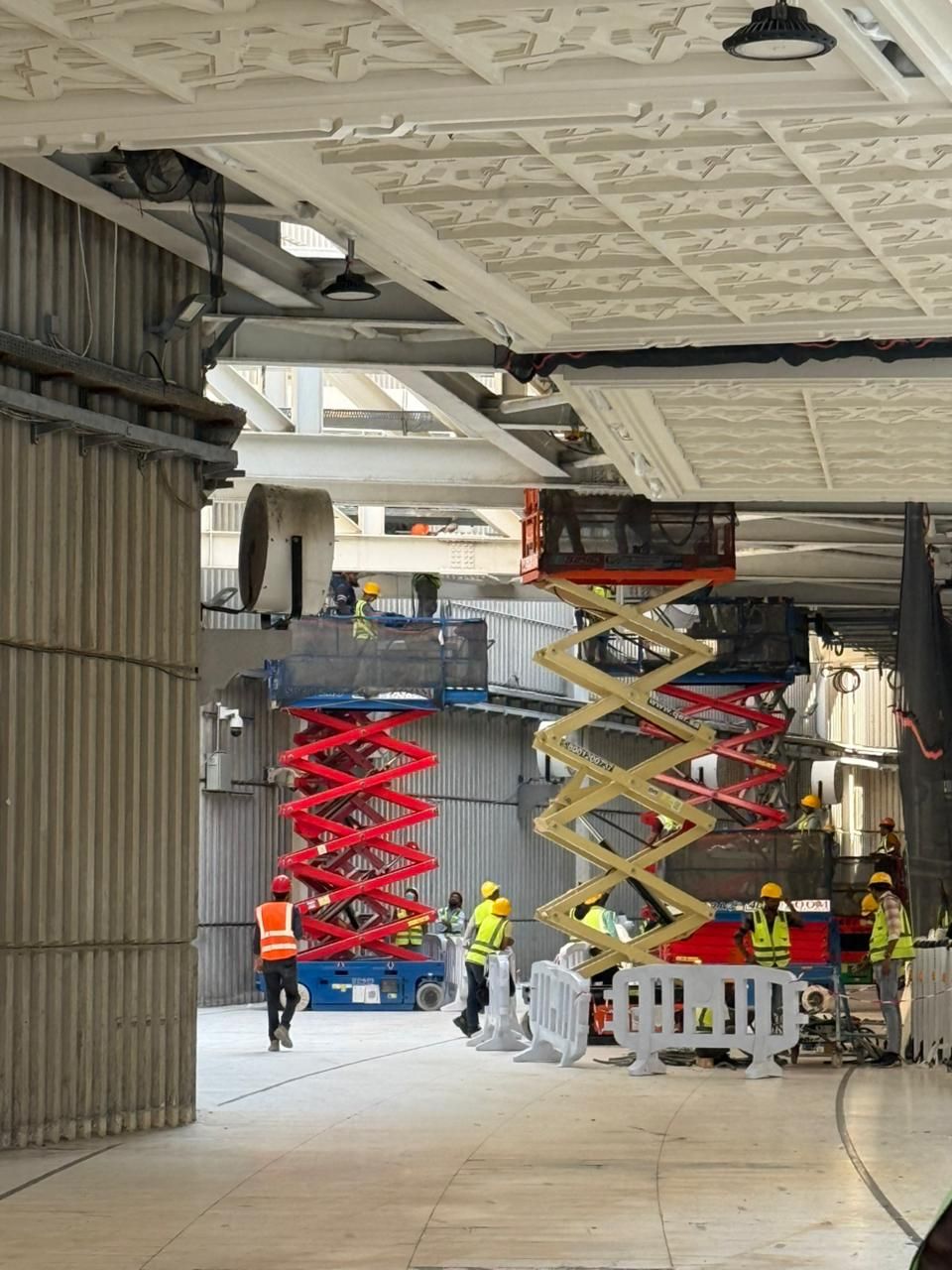 سيزرات لفتات مان لفتات رافعات مقصيه سقالات كهربائي