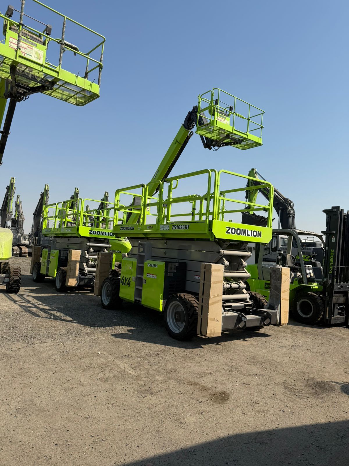 سيزرات لفت 12متر كهرباء للايجار و18متر ديزل2026