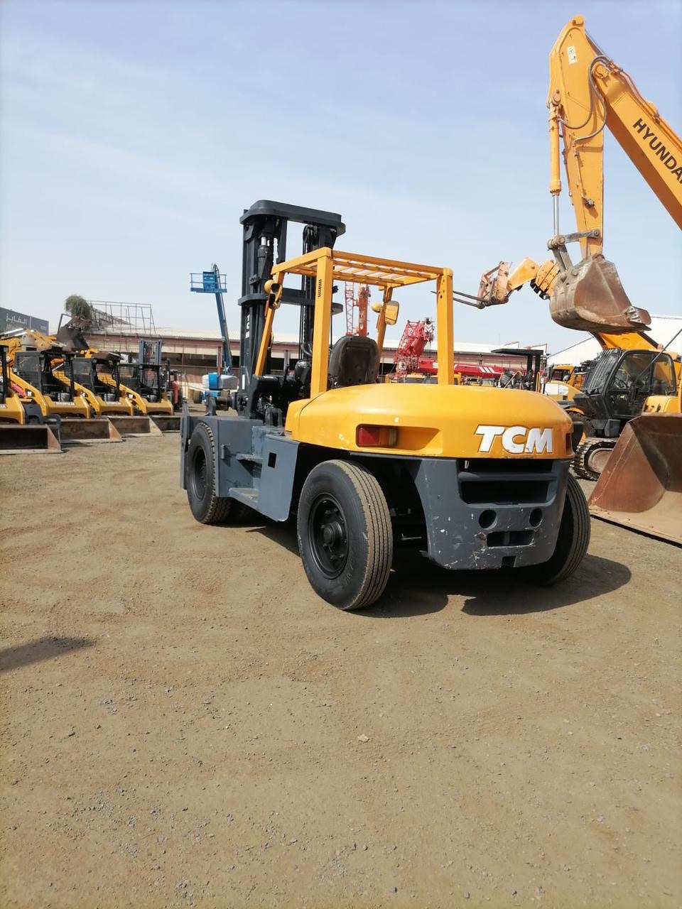 تأجير مانلفت وسيزرلفت وكرينات ورافعات وجي سي بي وت