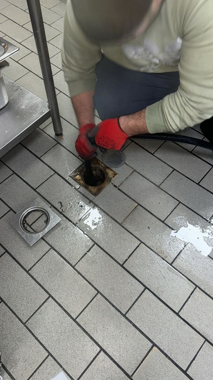 شركه تسليك مجاري ونظافه غرف التفتيش بالدمام والقطي