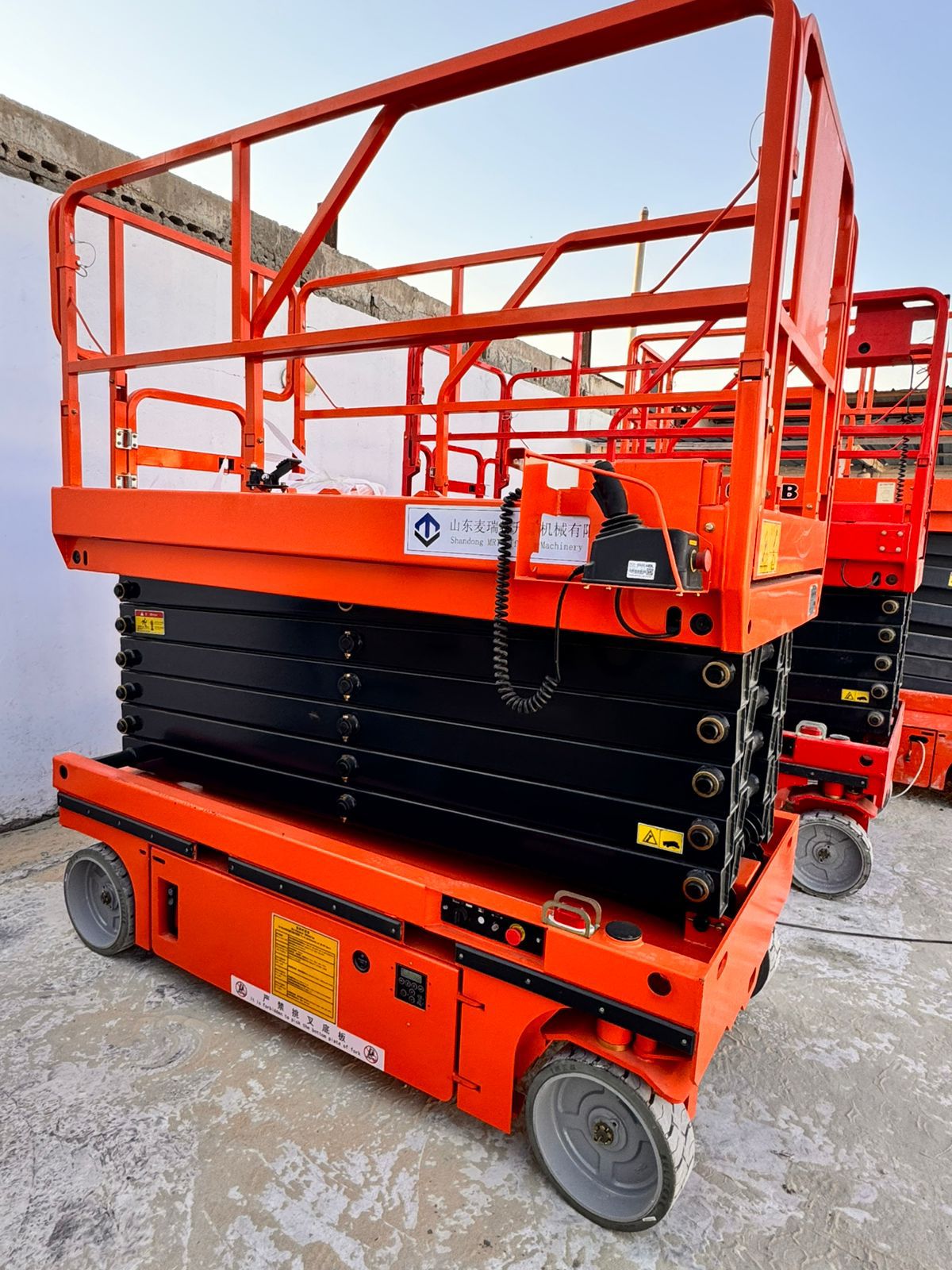 scissor lifts سيزر لفت للايجار