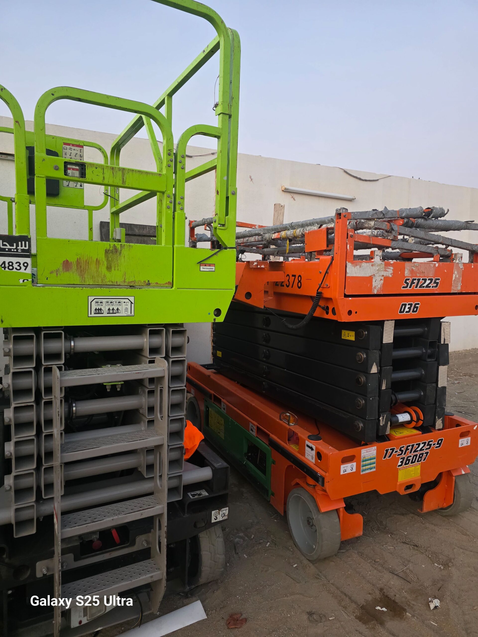 متوفر لدينا سيزر لفت ورافعات مقصية وسقالات كهربائي