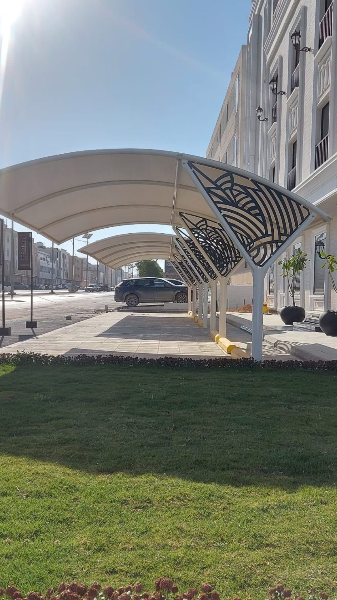 مضلات مواقف سيارات خارجية وداخلية