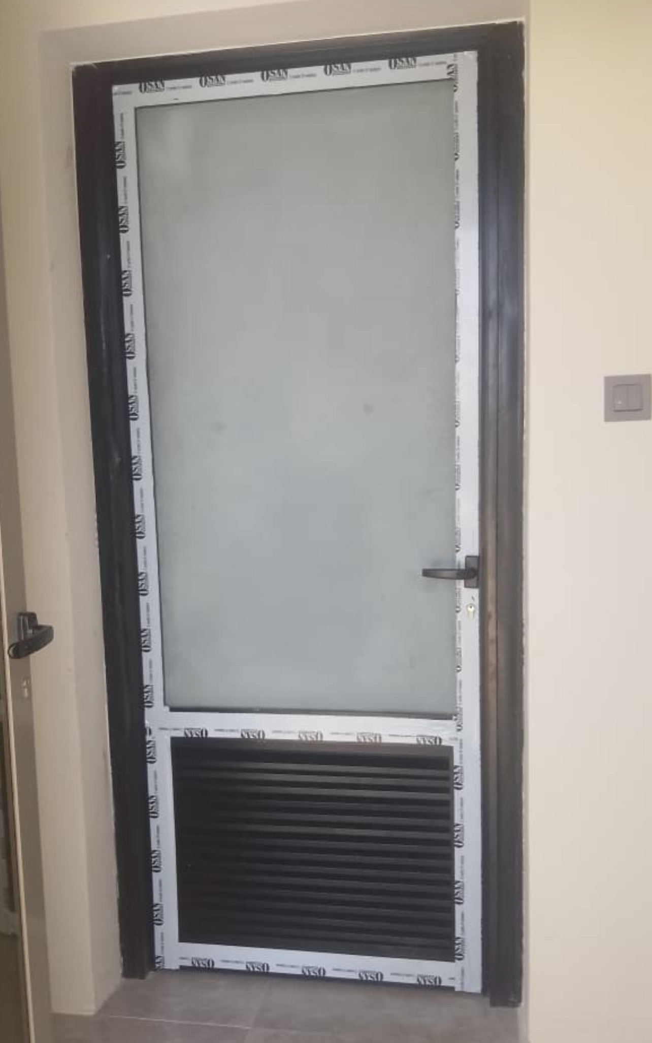 تفصيل ابواب الامنيوم