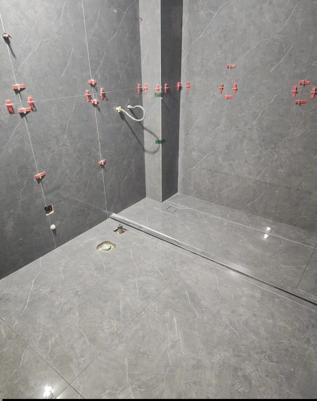 مبلط السيراميك و بورسلين بلاط معلم