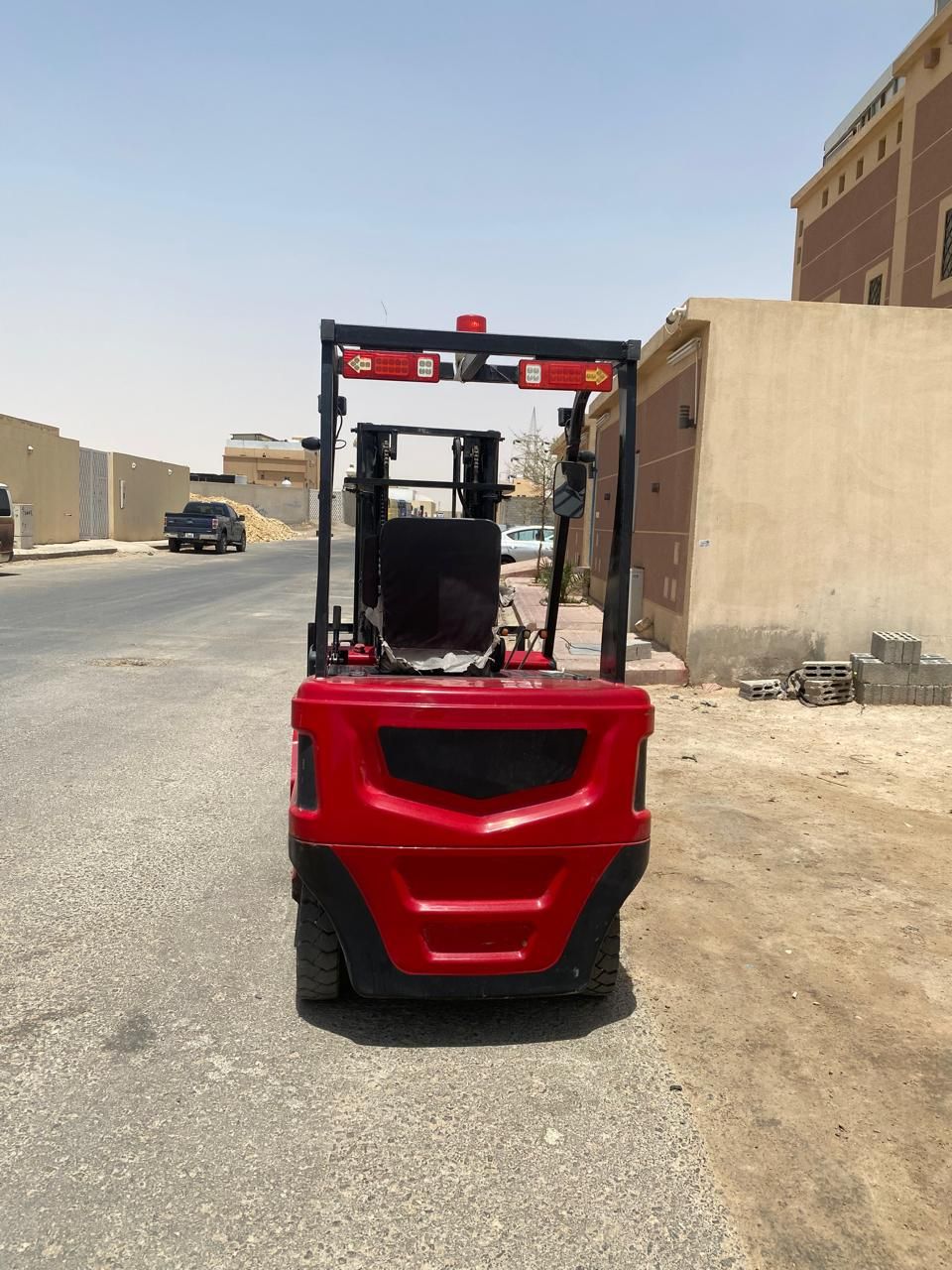 سيزر لفت منا لفت كهرباء ديزل تاجير جميع انواع المع