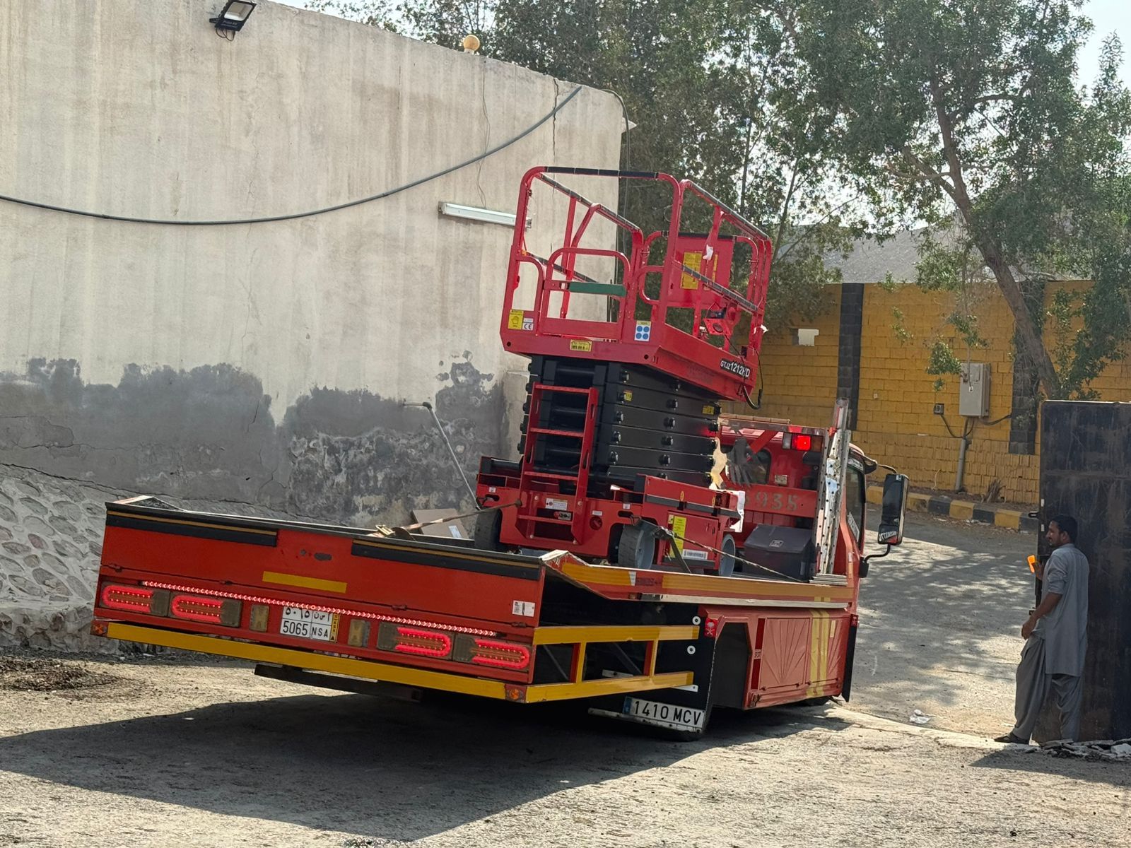 رافعه مقصيه 10متر12متر14متر جده