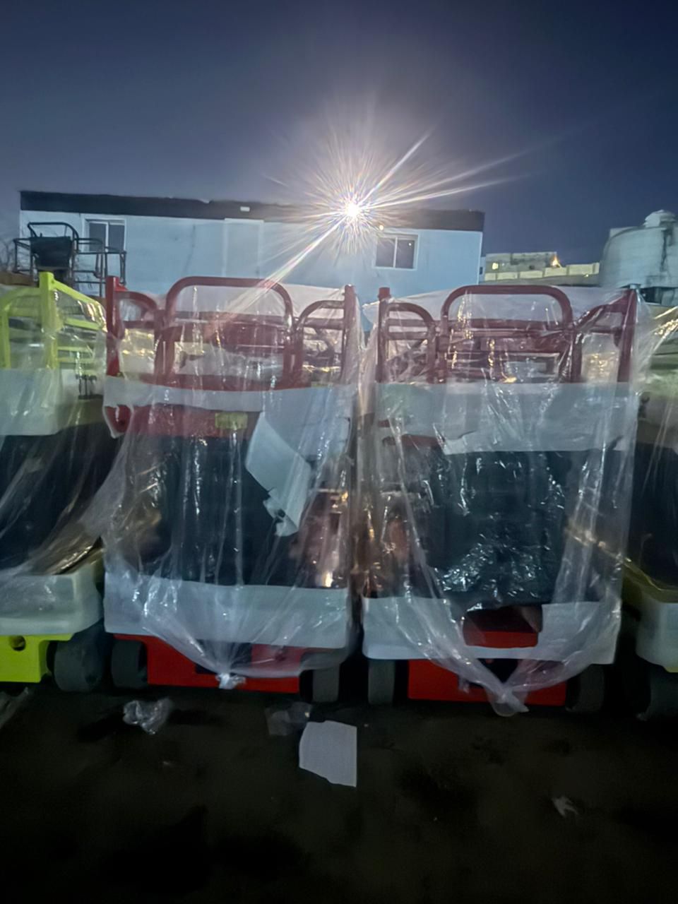 رافعات مقصيه 12متر كهرباء للايجار