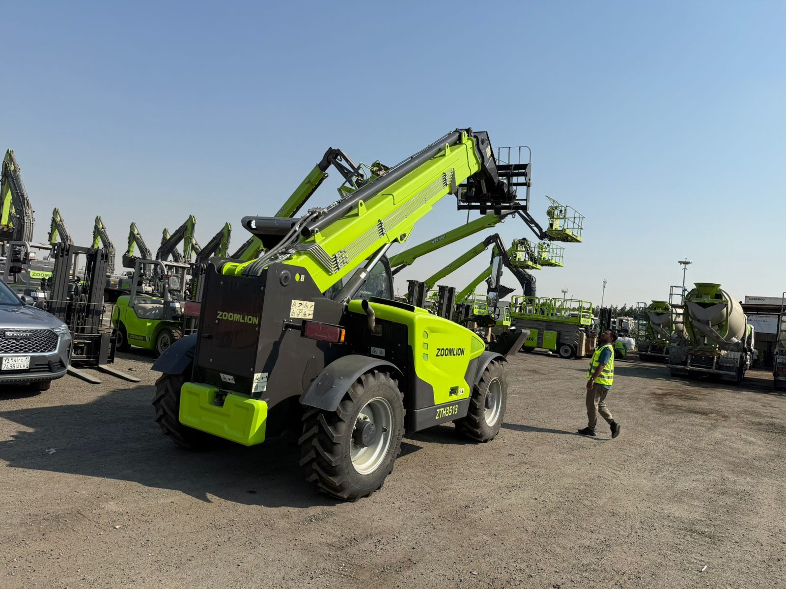 رافعات شوكية فوركلفت Forklift جميع الاحجام للايجار