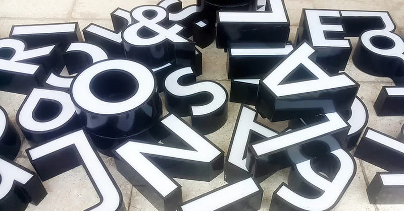 تصنع لوحات المحلات بكافة الأنواع الطائف