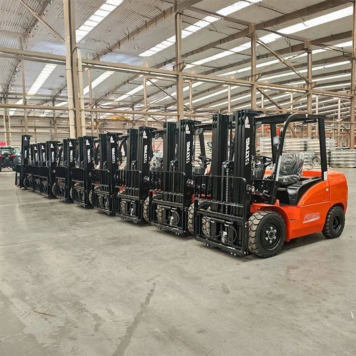 رافعات شوكية للإيجار فوركلفت من 1.5طن الى 30طن مود