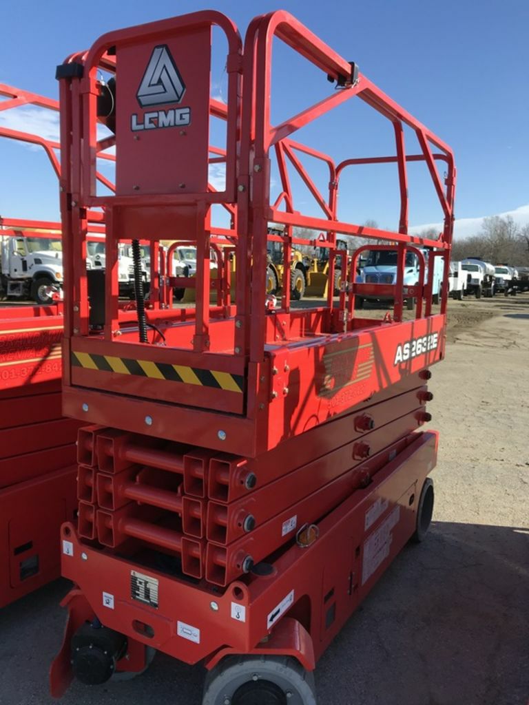 سيزر لفت للإيجار من 6متر الى 22متر ديزل وكهرباء _