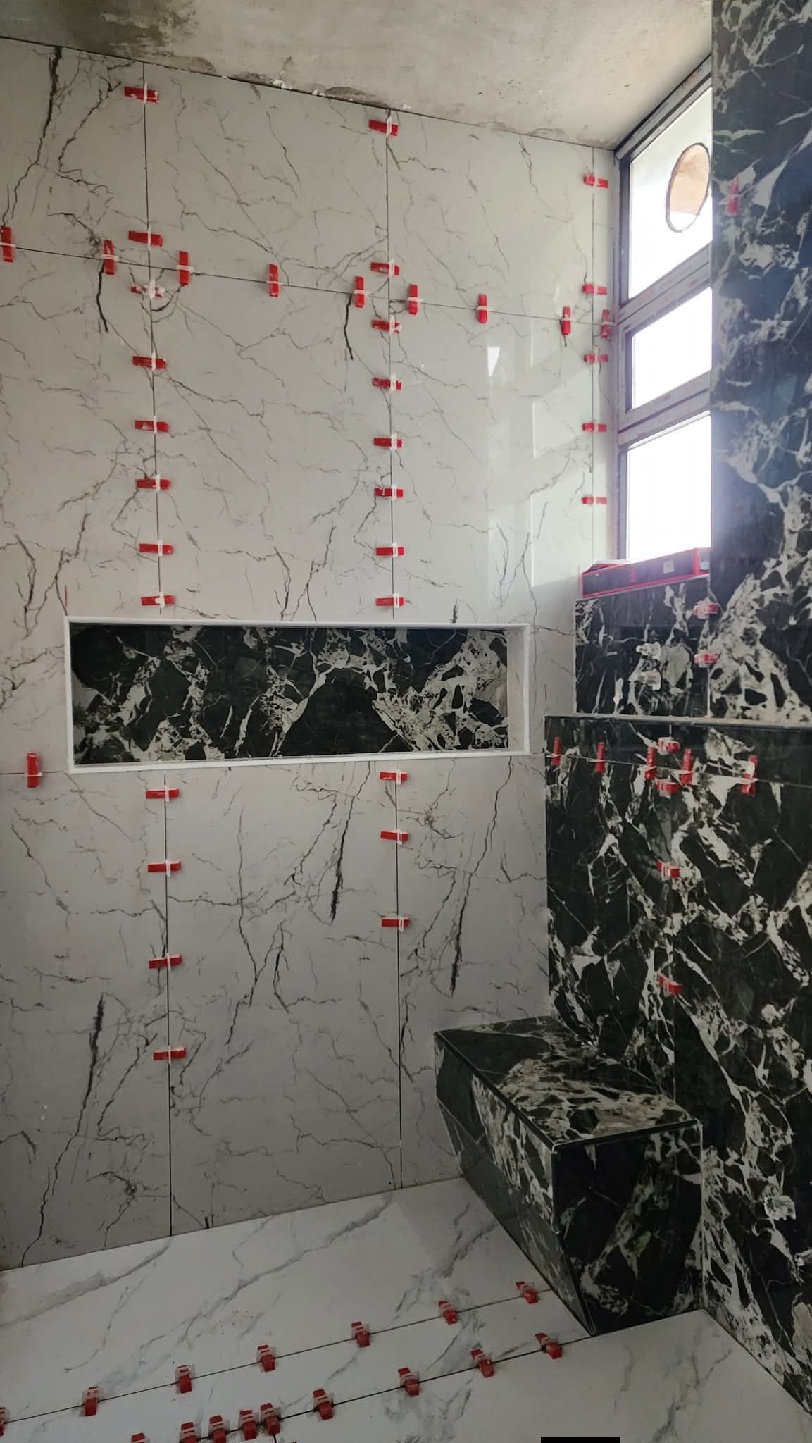 مبلط السيراميك و بورسلين ٠٥٣٧٧٦٩٣٥٤