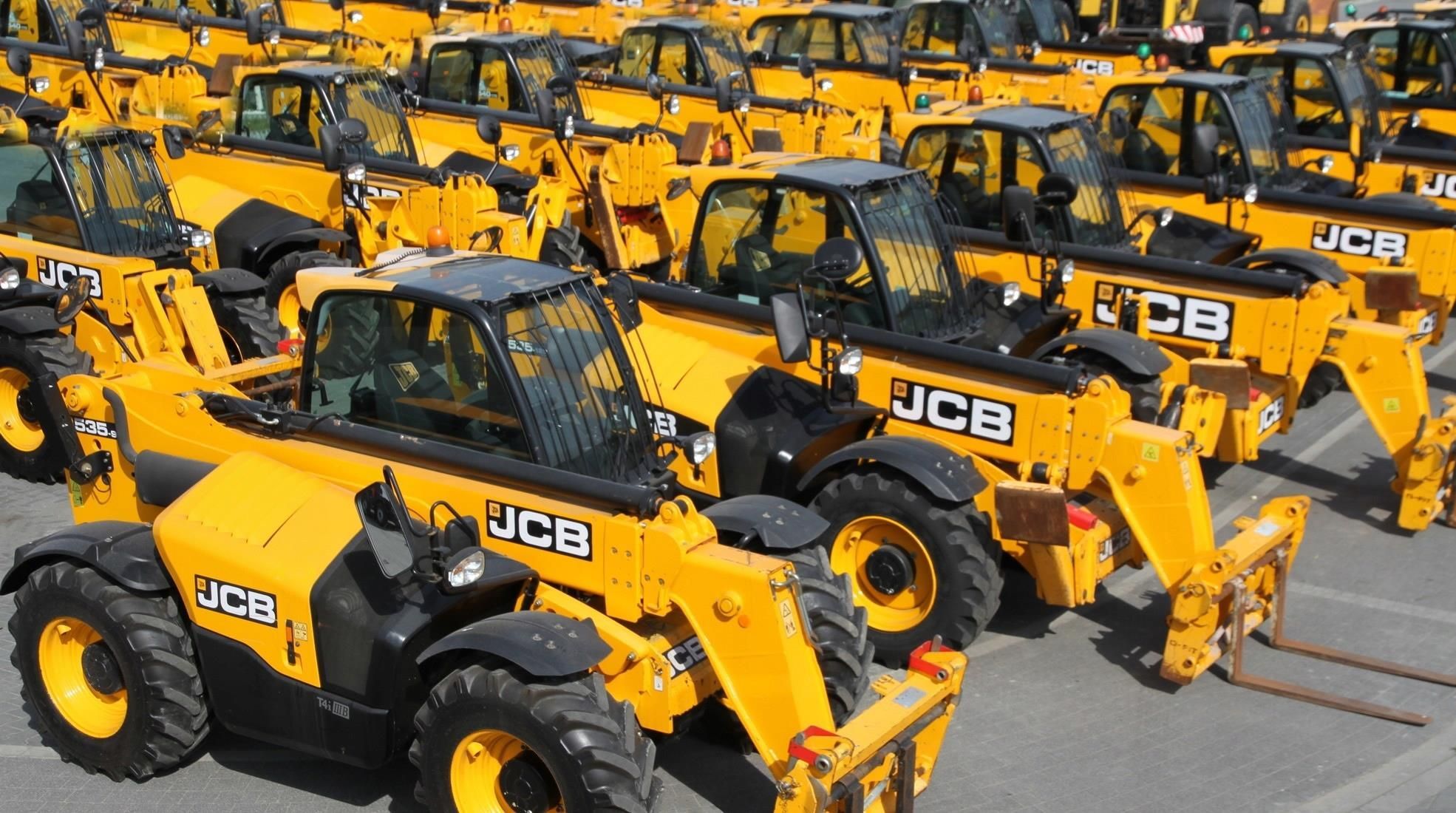 جي سي بي تليهندر رافعة تلسكوبية للايجار في الجبيل