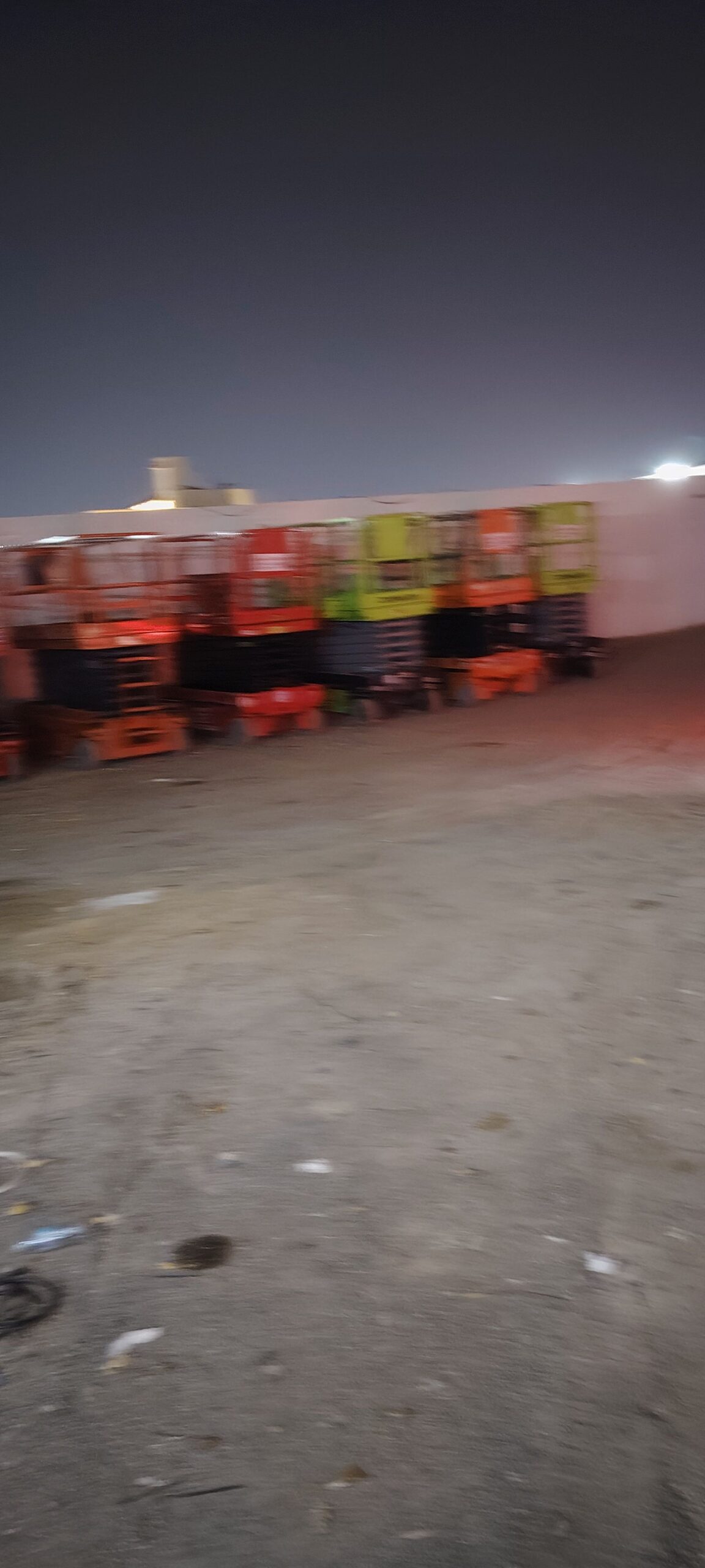 سيزرليفت ومانلفت وكرينات وبوبكات وتليهندلر للايجار