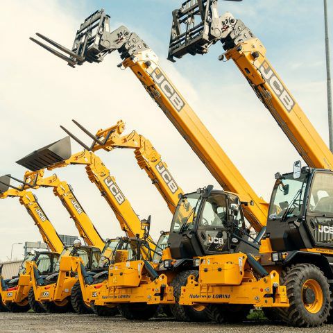 جي سي بي تليهندر رافعة تلسكوبية للايجار في الجبيل