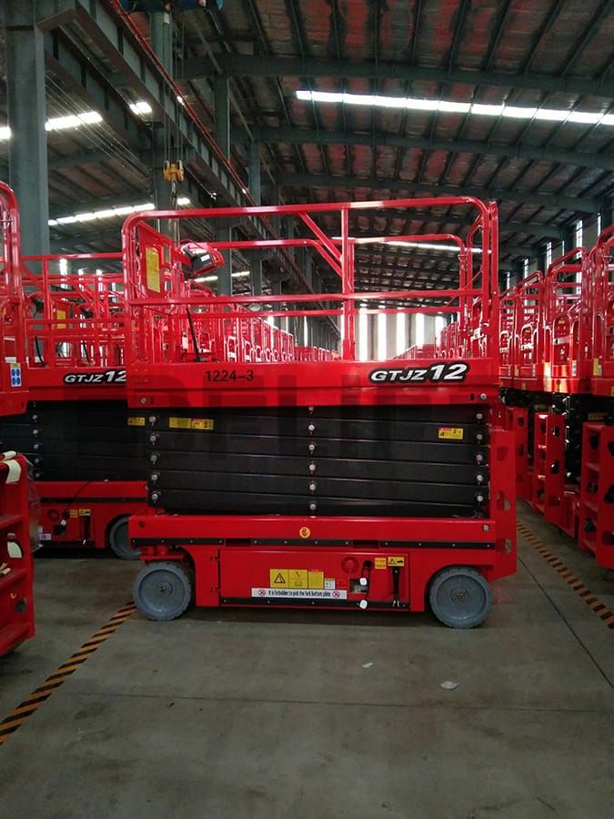 متوفر سيزر لفتات للإيجار سيزرات لفت للإيجار سقالات