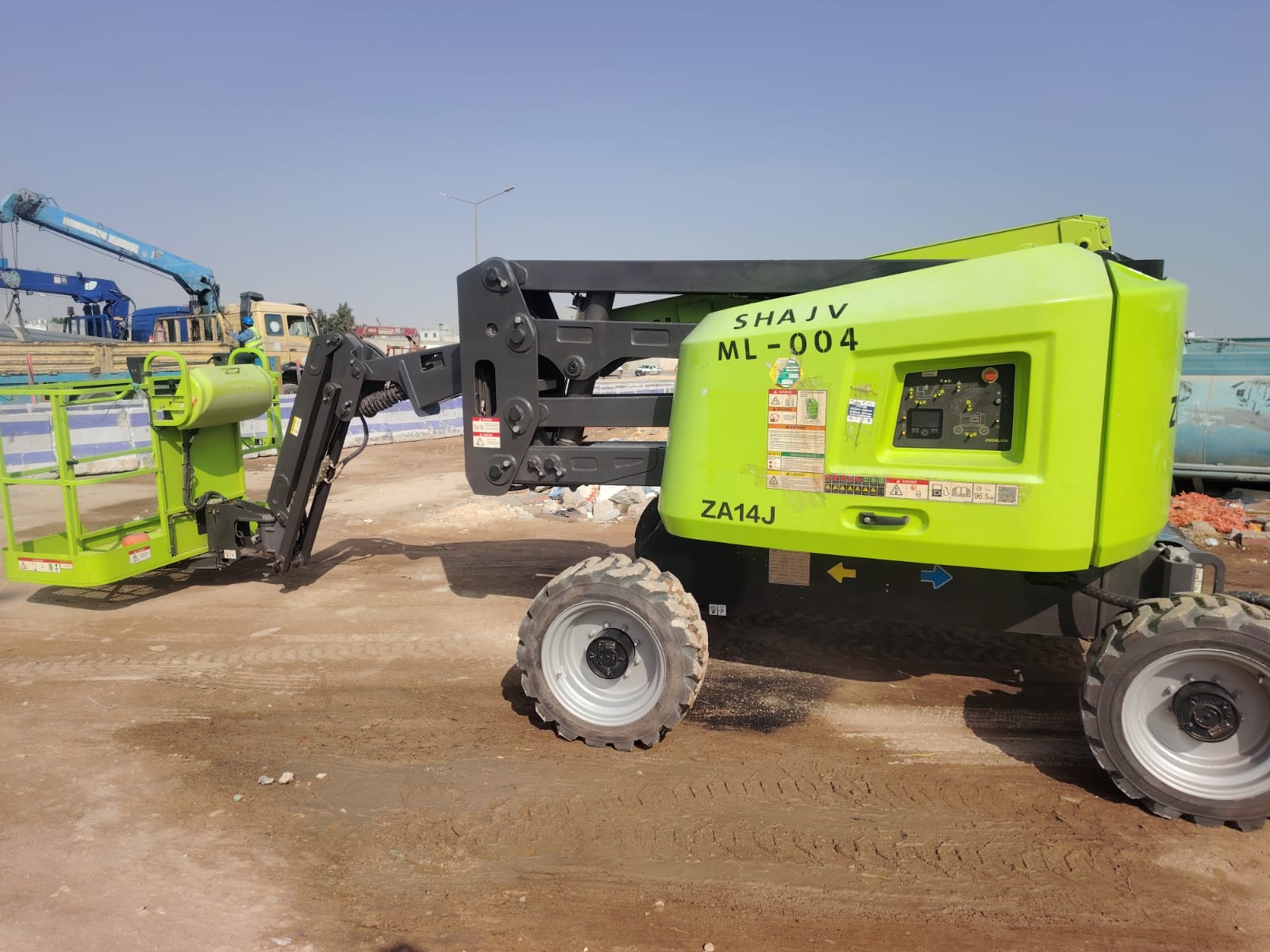 مان لفت ارتفاع 16متر للايجار في الشرقيه يومي شهري